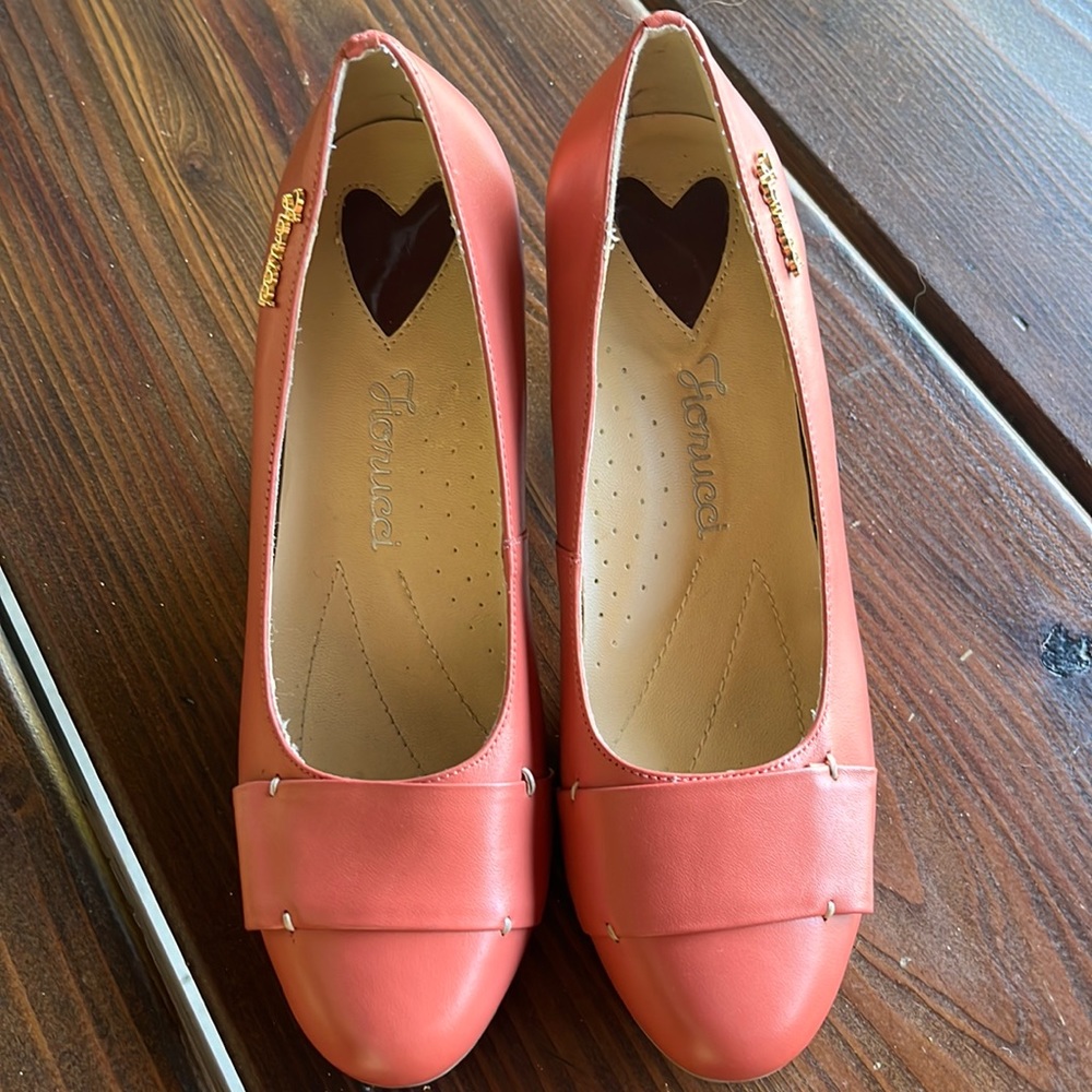 Fiorucci Heels Size 38 ( USA 8) Salmon Color